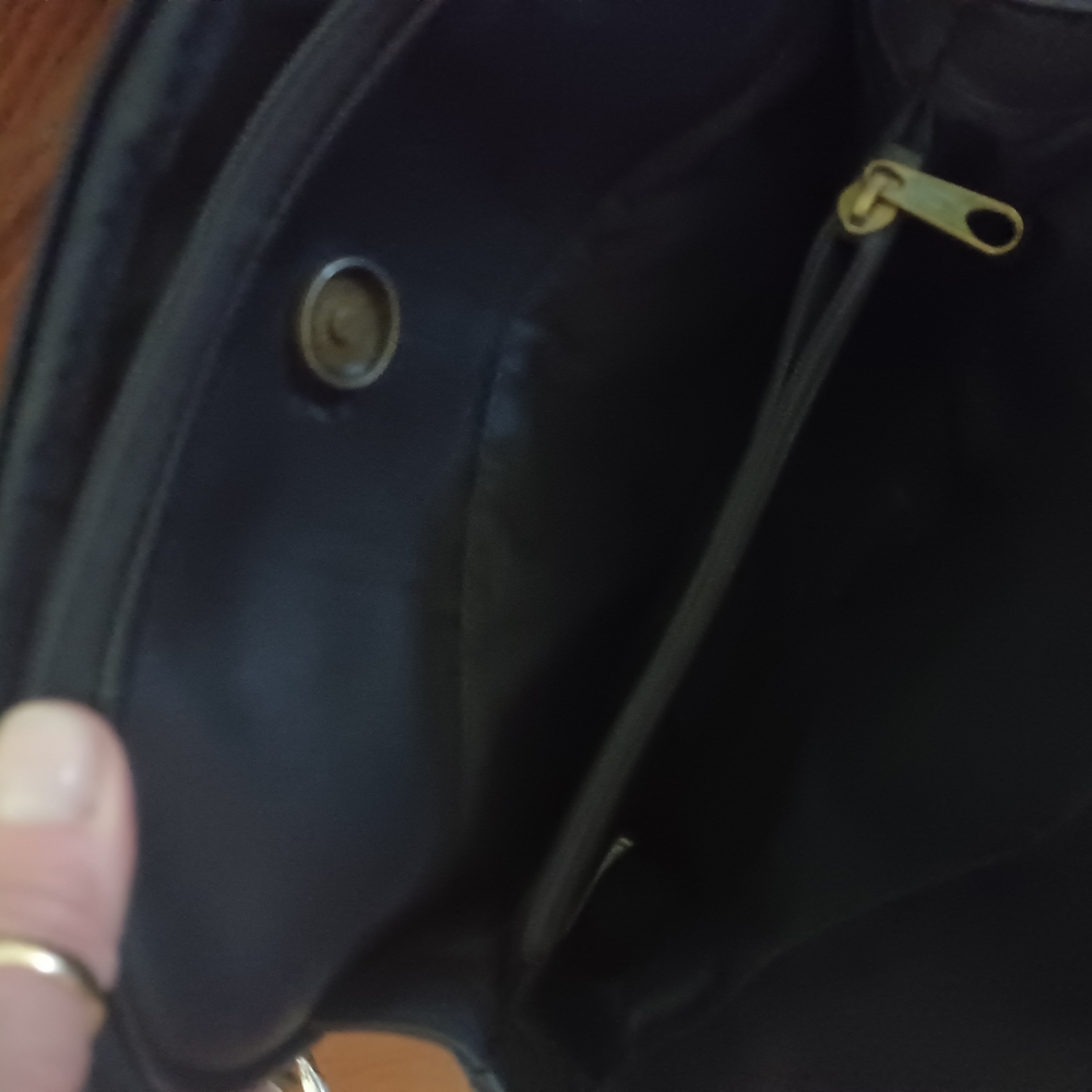 Elegant Black Leather Shoulder Bag